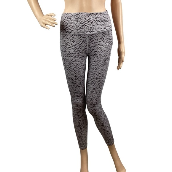 Athleta Salutation Stash Pocket II Printed Legging 7/8 Size XS Cheetah - Picture 1 of 8